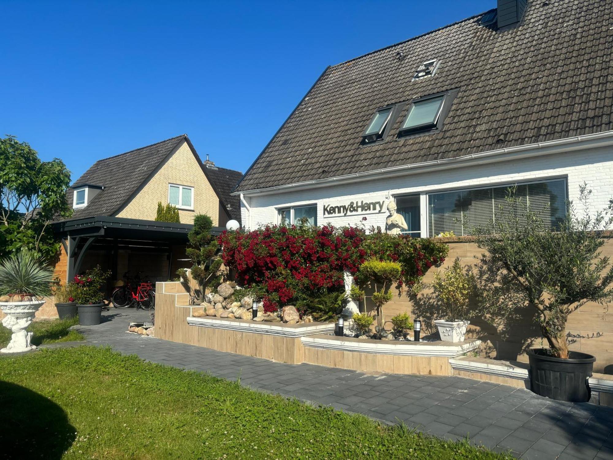 Hotel Kenny & Henry Cuxhaven Exteriör bild